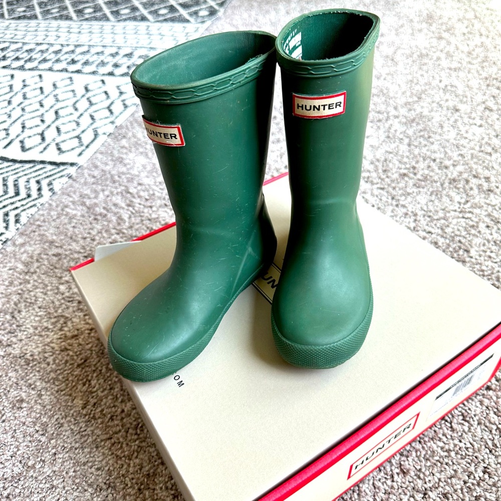 Hunter green kids rain boots US sz 11